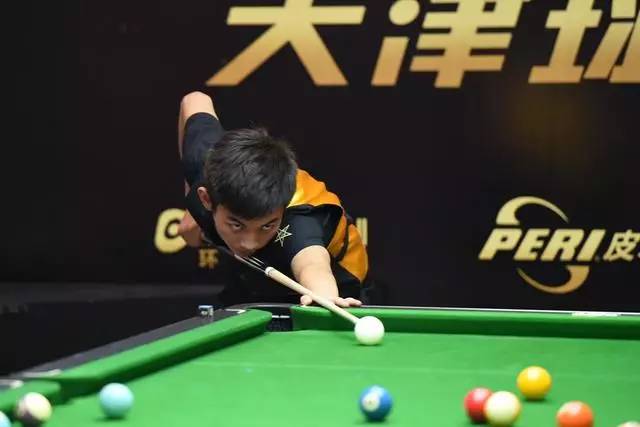 他获得了足 他获得了足